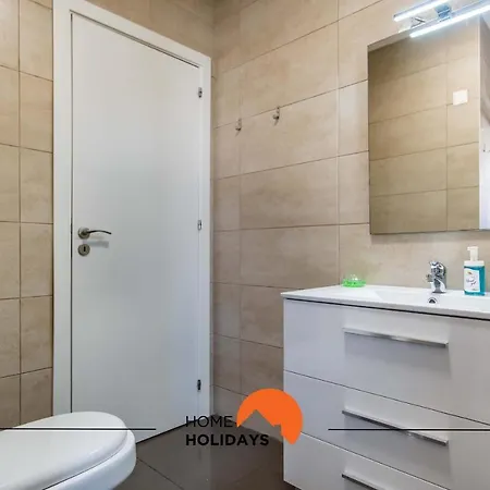 #136 Nova Flat By Holidays Appartamento